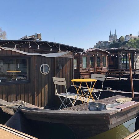 Logement Insolite La Toue Cabanee Centre Ville Angers Exterior photo